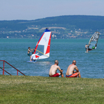 Elfogyott a hatóság türelme: elbontják a szabálytalanul lezárt bejáróstégek kapuit a Balatonon