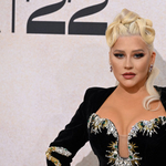 Új klipet kapott Christina Aguilera Beautiful című száma: influenszerektől frusztrált gyerekek vannak benne