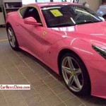 Van ennél bizarrabb Ferrari F12?