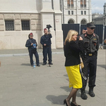 Kifütyülték a tüntetők a Parlamentből távozó Schmidt Máriát – videó