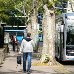 Ingyenesen lehet utazni a BKV szupermenő elektromos buszával – fotók