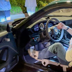 Monacói villantás: Norris új Porschéval, Sainz ritka Ferrarival ment közös vacsorára – videó