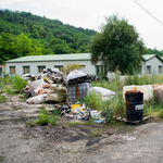 Beleszédültünk a rejtélyes ikladi akkuhulladék-tároló bűzébe