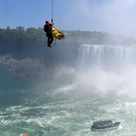 Fotó: a Niagarába vetette magát egy férfi, de túlélte 