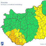 Jöhet még felhőszakadás: marad a narancs riasztás – térkép