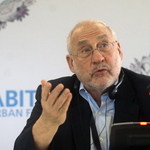 Stiglitz: A görögök csak alamizsnát kaptak, de nagy árat fizettek érte