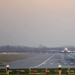 Drónok a Gatwick reptéren: budapesti járatot is töröltek