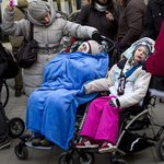 Emelik az ápolási díjat, jön a gyermekek otthongondozási díja és az örökbefogadói díj