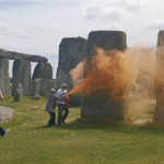 Klímaaktivisták fújták le festékkel a Stonehenge-et