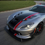 Hihetetlen, de ez tényleg egy közúti használatra szánt Dodge Viper