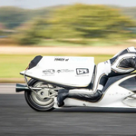 Gőzmeghajtást kapcsoltak egy motorkerékpárra, 289 km/h-ra gyorsult – videó