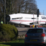 És akkor egy Boeing 727-es tűnt fel a körforgalomban – videó