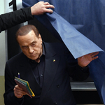 Berlusconi az EP-ben folytatja