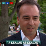 Megrendezték az első "a család az család" napot: David Pressman az ikreivel érkezett