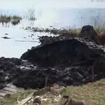 Így néz ki egy T-34-es tank, amit hosszú évek után húznak ki a tó mélyéről – videó