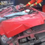 Ebből a roncsból élve szállt ki a sofőr? – videó