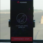 Nem elírás: 5 hét alatt megtanult autót vezetni a Huawei csúcsmobilja – videó