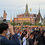 15 ezer rendőr és szükségállapot Bangkokban a tüntetések miatt