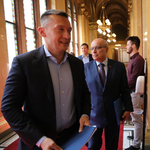 Orbán és a "türk vízió", Rogán a fő illetékes elvtárs, Pintér szikéje alatt az egészségügy – 2022 krónikája: Magyarország, 4. rész