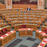 A Fidesz el sem ment, így határozatképtelen lett a parlamenti ülés, ahol a klímaválságról vitáztak volna