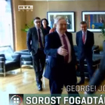 "George, jó újra látni!" - Így találkozott Juncker Sorossal (videó)