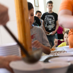 Gőzerővel vizsgálják, mitől lettek rosszul a lábatlani gyerekek