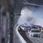 Videó: Erre a NASCAR-balesetre tényleg nincsenek szavak