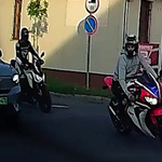 Három menekülő motorost kergettek a rendőrök Szombathelyen – videó