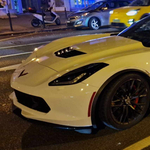 Kiszakadt hátsó kerékkel állt a Bajcsy-Zsilinszky út közepén egy 650 lóerős Chevrolet Corvette