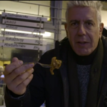 Saját történetével szólt be Anthony Bourdain Quentin Tarantinónak