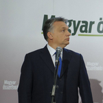 Orbán új üdvöskéi: Simicska erdélyi kivonulása után másfél milliárd jut magyar sajtóra