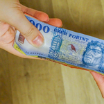 A forint kicsit magához tért a Nemzetgazdasági Minisztériumtól kapott pofonból