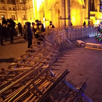 Gyűjtést szervez a Momentum, hogy pótolják a Kossuth téri tüntetésen megrongálódott szánkókat
