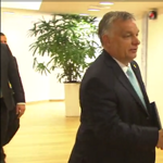 "Welcome back!" - mondta Orbán a házigazda Tusknak