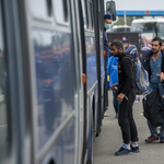 Több ezer menekültet buszoztattak át az országon - hétvégi összefoglaló