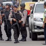 Merényletsorozat Jakartában: több bomba is robbant (18+)