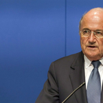 FIFA: Blatter "főbölcsnek" Henry Kissingert kéri fel