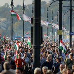 Bajnai évértékelőjével egy időben értékelik az országot a békemenetesek