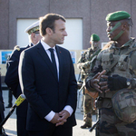 Francia-brit védelmi csúcstalálkozót jelentett be Macron