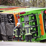 Öten meghaltak, amikor felborult egy FlixBus Lipcsénél