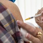 A kormány emailt küld a regisztrálóknak a védőoltások engedélyezési folyamatáról