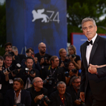 George Clooney és felesége milliós adományt küldenek Bejrútba