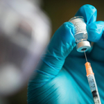 50 millióval több vakcinát szállít a Pfizer ebben a negyedévben az EU-ba