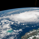 "Mintha szőnyegbombázással pusztítottak volna" - Humanitárius válság fenyeget a hurrikán után