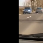 Össze-vissza hajtott a sávok között egy autós Szerencsnél – videó