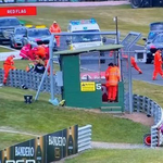 Két motoros meghalt egy brit versenypályán történt tömegbalesetben