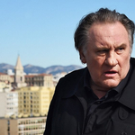 Szexuális zaklatással vádolják Gérard Depardieu-t, hétfőn bíróság elé áll