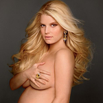 Jessica Simpson terhes és meztelen