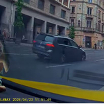 Csupasz felnin ment egy Passat a Rákóczi úton – videó