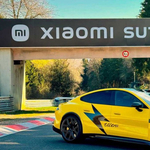 Annyira nyomul a Xiaomi az autóiparban, hogy megvették a Nürburgring egyik kanyarját